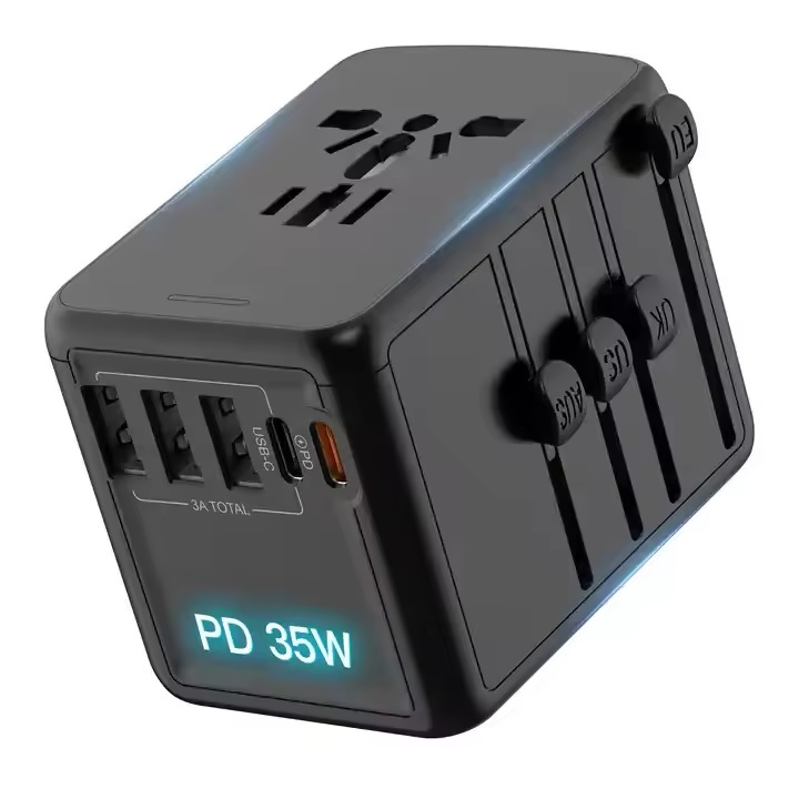 International travel adapter with PD 35W 